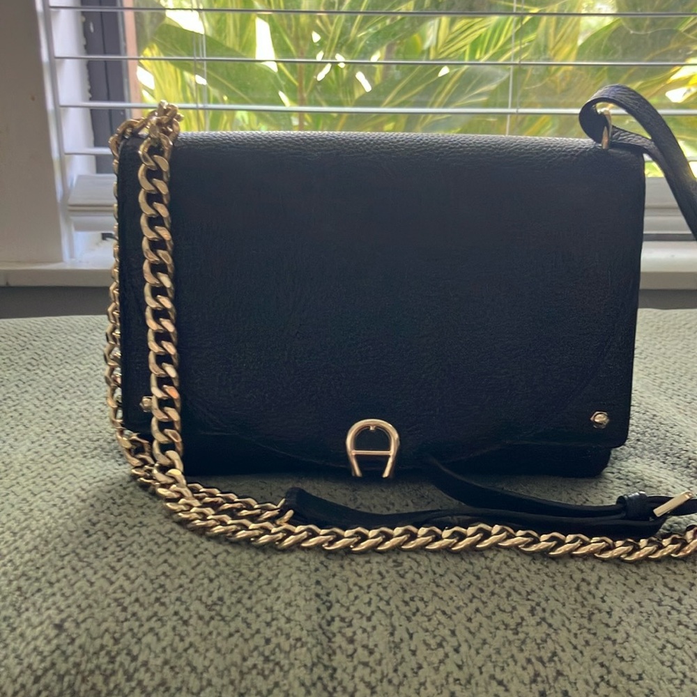 Leather bag